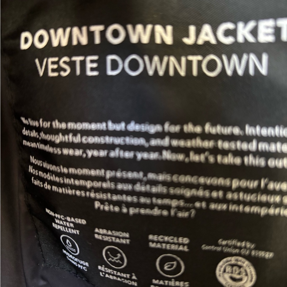 Athleta NWOT Downtown Puffer jacket. Zip off hood. Zipper pockets. - Picture 2 of 3